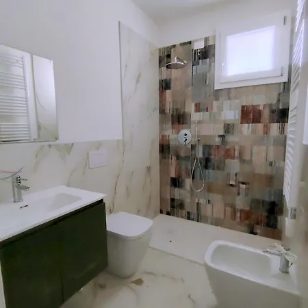 Renovated Flat With Terrace In Διαμέρισμα *