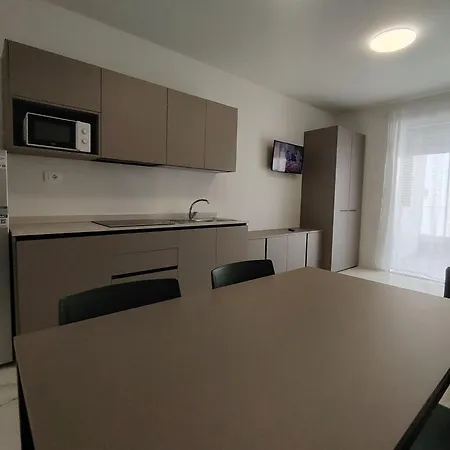Renovated Flat With Terrace In Apartment Bibione