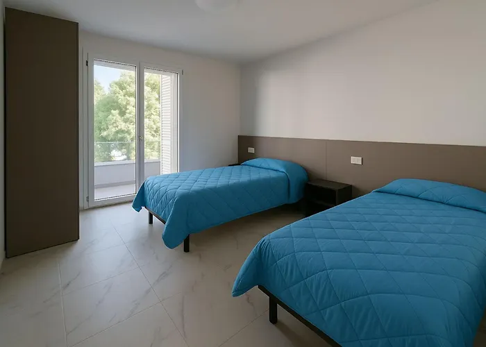 아파트 Renovated Flat With Terrace In *